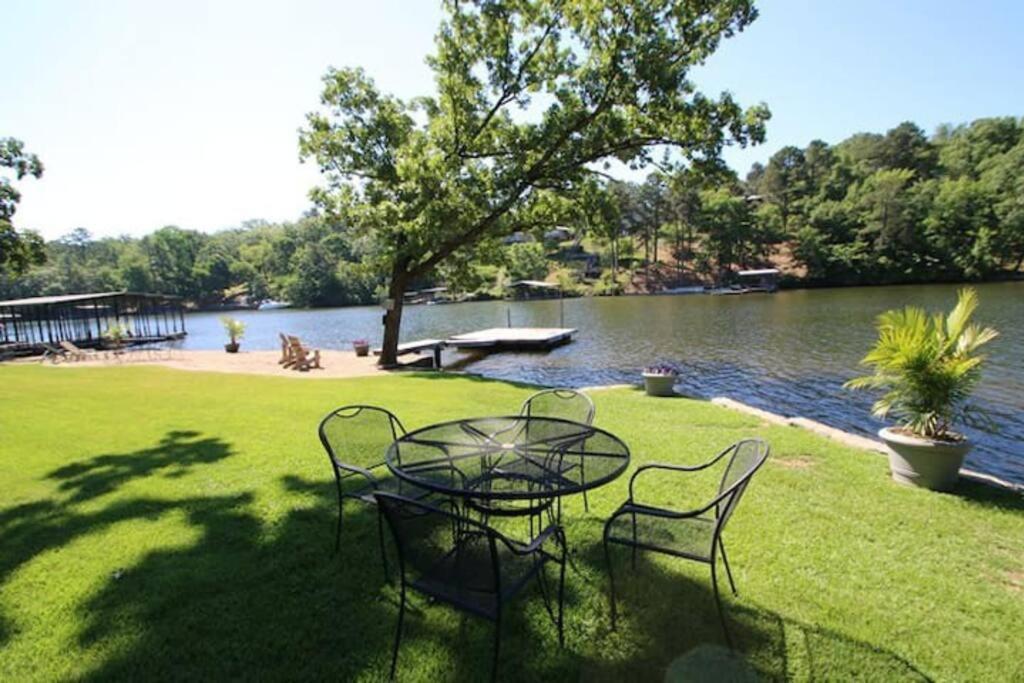 #02 - Unique Lakeside Studio Cottage- Pet Friendly Хот-Спрингс Экстерьер фото