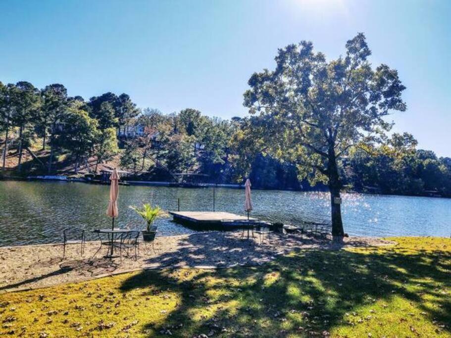#02 - Unique Lakeside Studio Cottage- Pet Friendly Хот-Спрингс Экстерьер фото